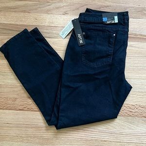 NWT apt 9 skinny leg; modern fit dark blue jeans